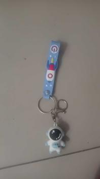 Product Review of Viral Popular Astronaut Keychain Cute Design Keychain Couple Car Key Chain Silicone (Local Seller) Keychains from k**n m**i 0