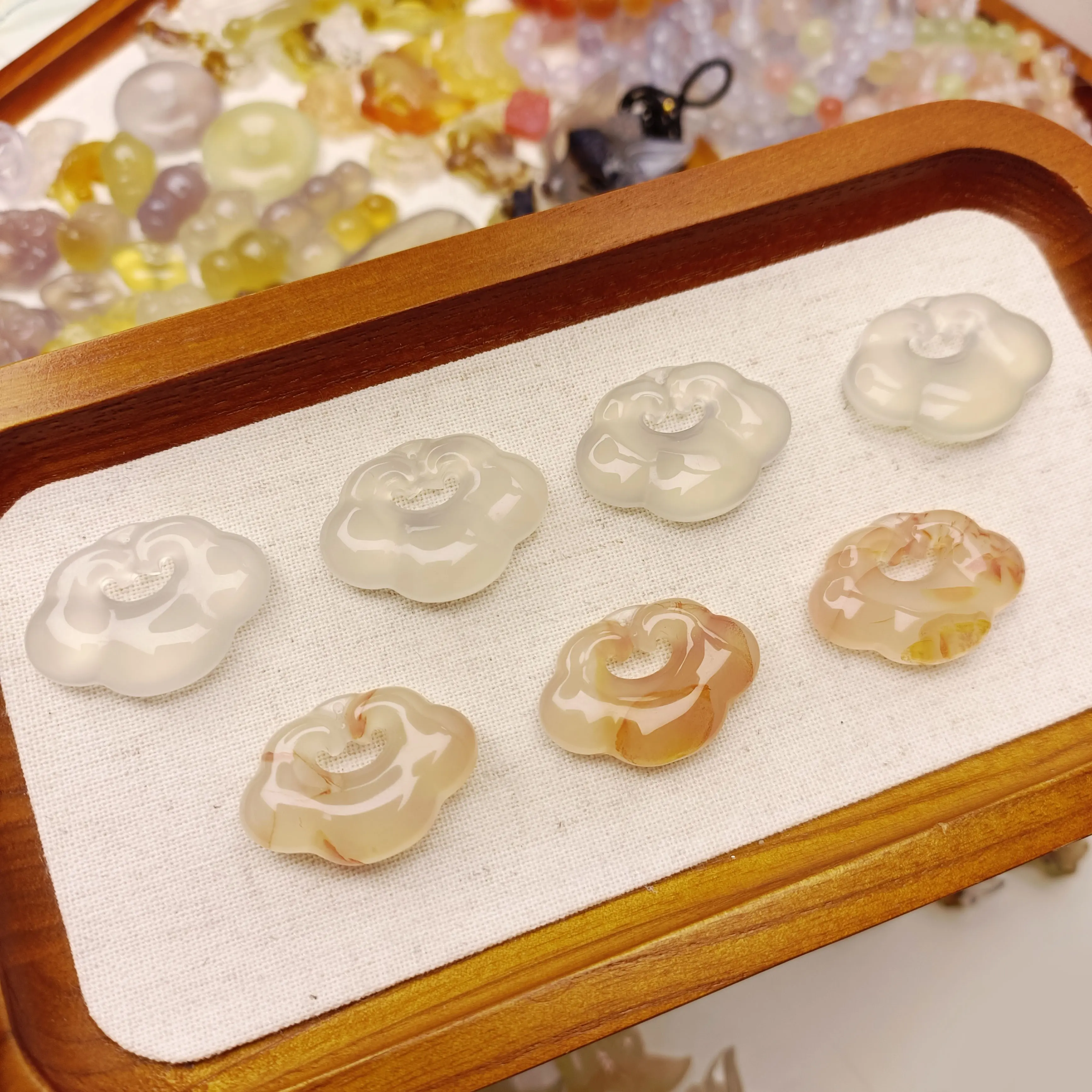 Mặt Dây Chuyền Thời Trang, Đá Tự Nhiên RUYI, Đơn Giản Và Dễ Phối Đồ, Biểu Tượng Hòa Bình Và May Mắn, Giao Hàng Ngẫu Nhiên Chọn Một