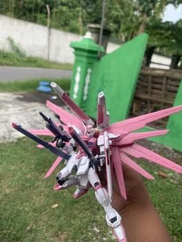 Product Review of Gundam Hg 1/144 Mainan Kit Model Gundam Asli Wing / Freedom Wind / King Murah Untuk Hadiah Anak-Anak from S** R**t U**i y**🥶 3