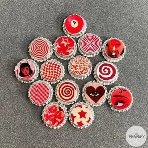 Fragsky - Pin Tutup Botol Bros Ukuran 30mm Gambar Aesthetic Skena Kalcer BADDIES Cool Y2K Keren Untuk Aksesoris Jaket, Rompi dan Tas | Bahan Pin Berkualitas Bros Pin Aksesoris Jaket Aksesoris Tas Clips Elegan Estetik Warna MERAH RED