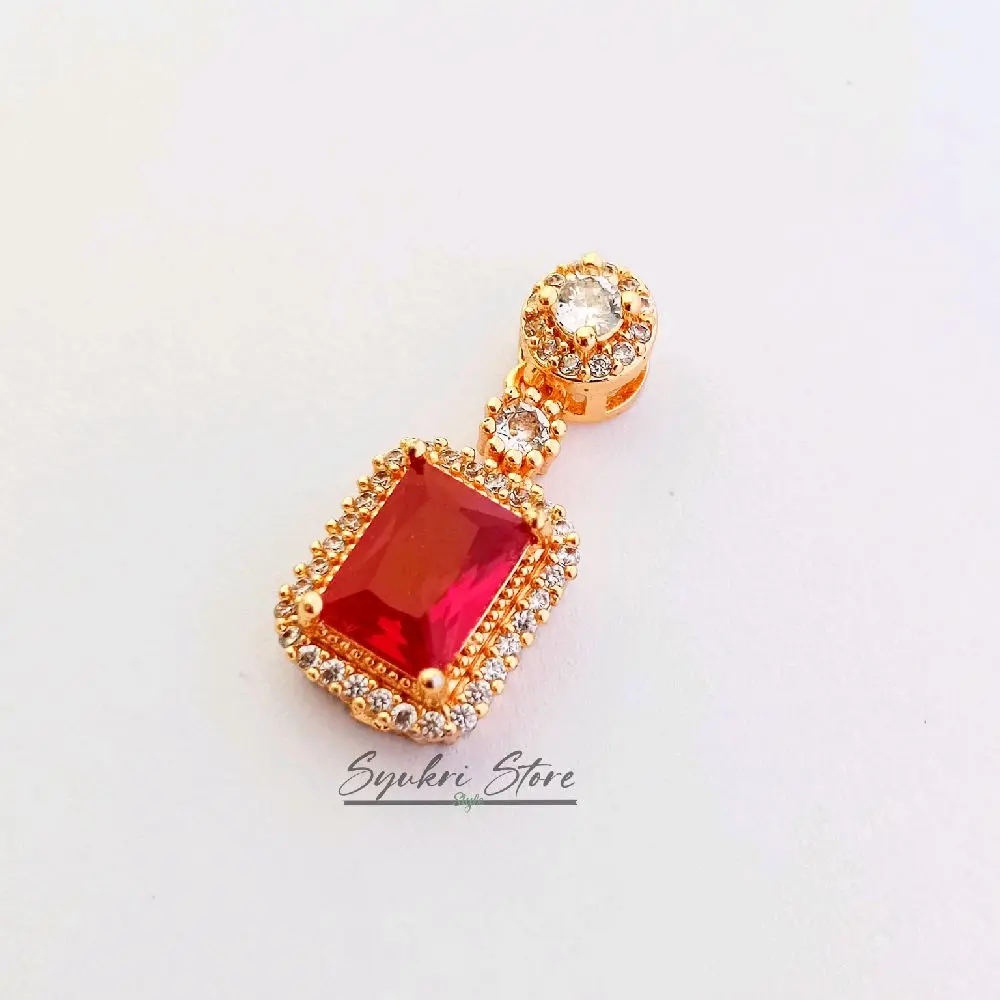Syukri Store Liontin Terbaru Permata Merah Kotak Bentuk Unik Dan Elegan Anti Karat Anti Luntur Anti Alergi Fashion Wanita Aman Nyaman Dipakai Setiap Hari Warna Emas