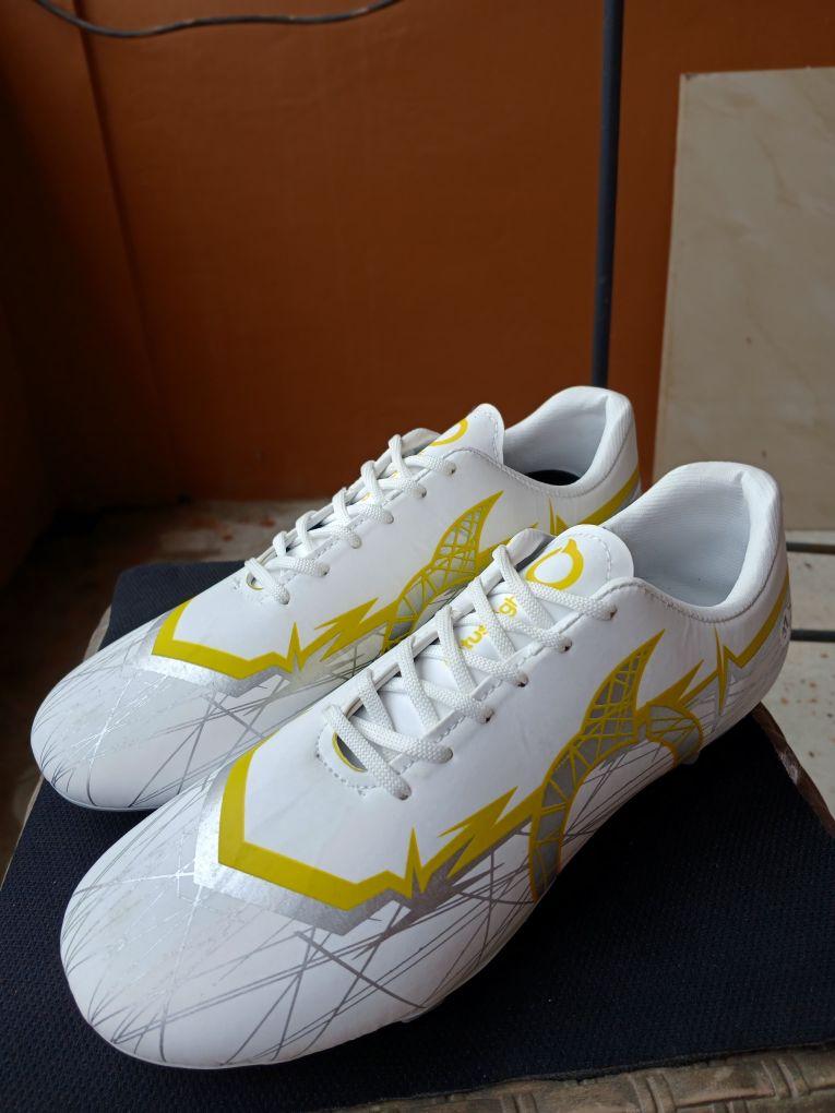 Product Introduction of Sepatu Sepak Bola Ortus Raiden 9