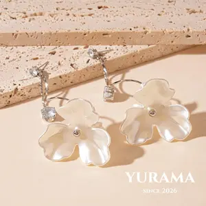 [Yurama] Anting anting panjang warna teh dingin alami gaya Prancis gaya liburan bunga rapi serbaguna lincah B164