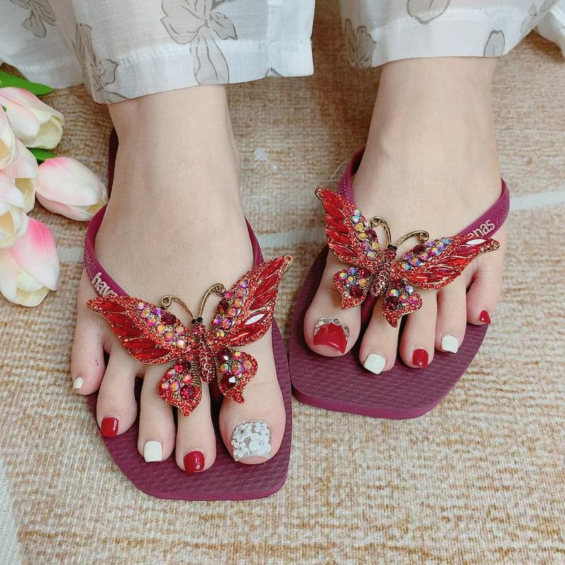 DÉP HAVAIANAS ĐẾ VUÔNG ĐỎ RƯỢU MIX CHARM - LINDATRAN