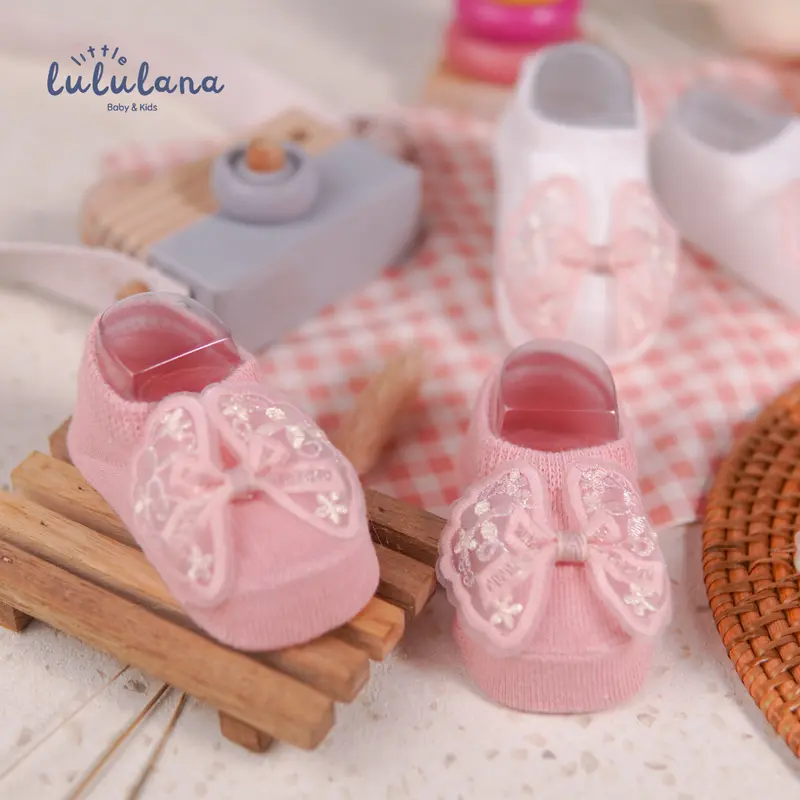Little Lululana - Lily | Kaos Kaki Bayi Unisex Sepatu Anak Bayi 3D | Newborn Baby Socks | Kaos Kaki Bayi perempuan 0–6 Boneka Lucu Anti Slip satu  paket 4