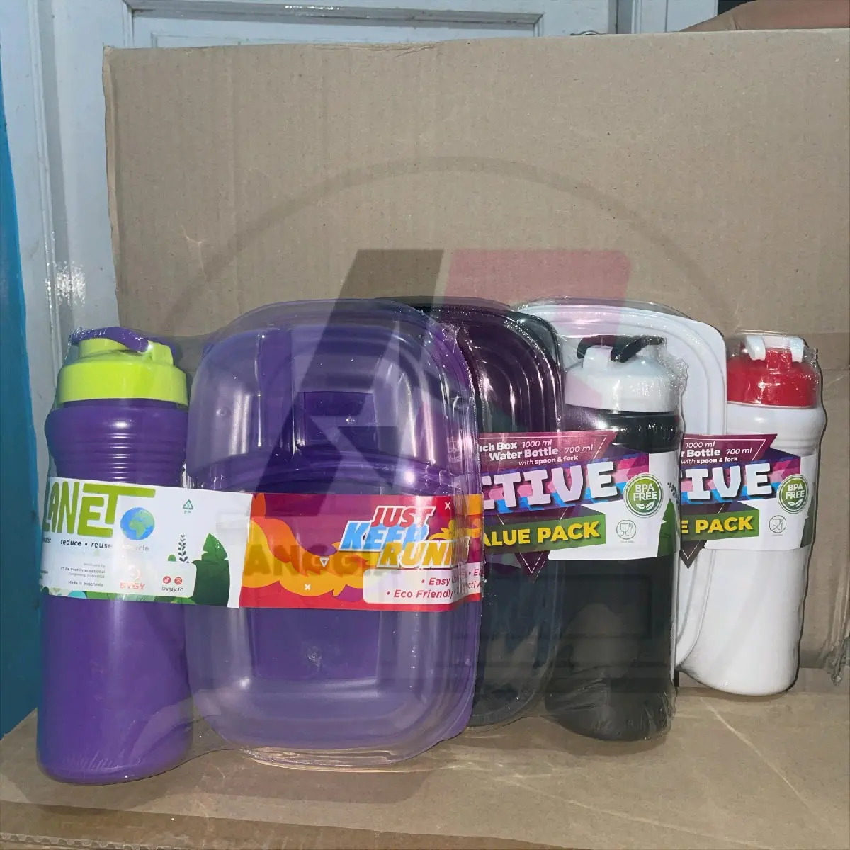 tempat makan + botol minum