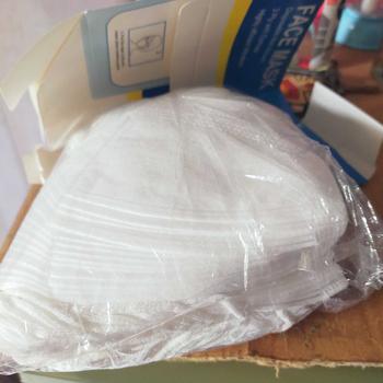 Product Review of masker duckbill putih 3ply isi 50pcs + box ready putih dan Hitam from s**8 0