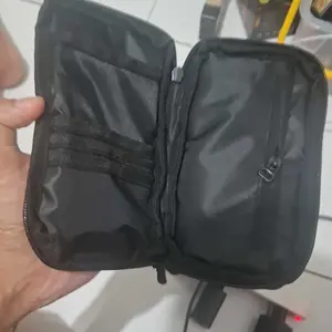 LEVRA Arkana - Dompet Handphone Hitam Multifungsi - Hanging Wallet - Tas Selempang Waterproof Ringan Bahan Bimo Tahan Air  Kartu Uang Pria