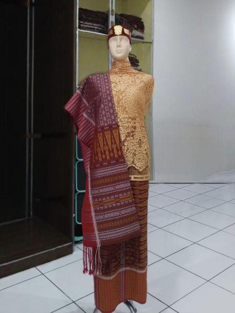 Songket Tumtuman tanpa sambung by Hutagaol Songket Songket Tumtuman tanpa sambung by Hutagaol Songket