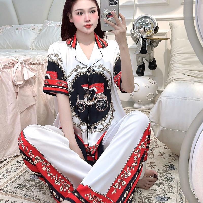 Đồ Bộ Pijama Bigsize,Cổ Vest In Xích Lô Đỏ Nền TRẮNG, FROM RỘNG Lụa Latin Tơ Tằm quần dài 95cm Có 2 Túi Quần 1