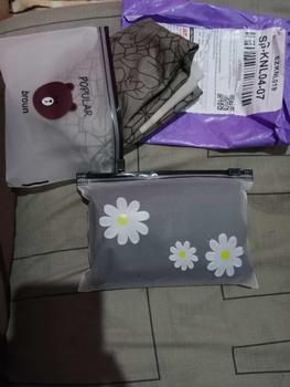 Product Review of (POUCH) PROMO ISI 2 HIJAB SEGIEMPAT MOTIF AZARA VOAL PREMIUM STANDAR PREMIUM LASERCUT LOGO PRINT/ LOGO METAL from R**a 1