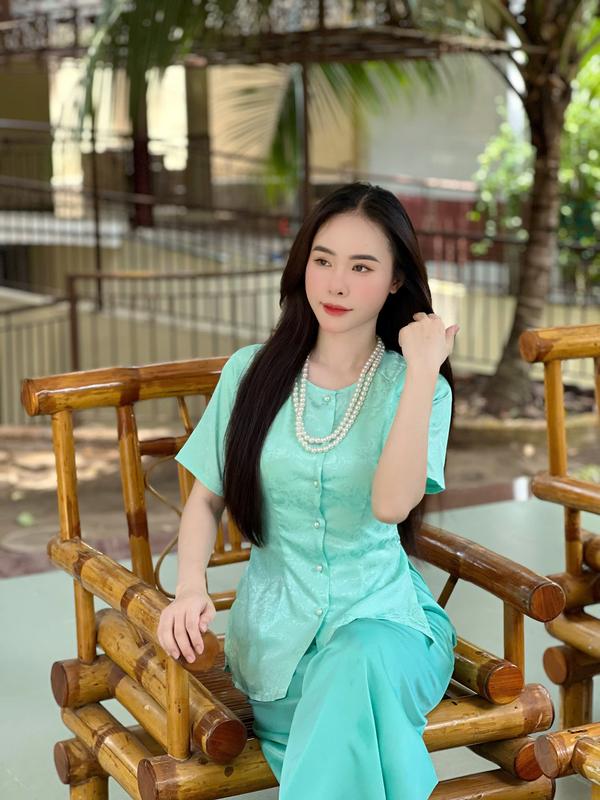 Pháp Phục Hân Nguyễn - B.A121 - Bộ Áo Bà Ba Gấm Hoa Mẫu Đơn Tay Ngắn Cài Nút Cổ Tròn