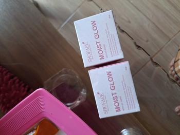 Product Review of 2 PCS - MOIST GLOW WITH UV FILTER from M**g ** 0
