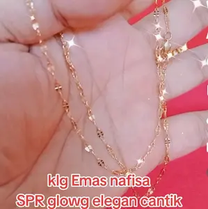 e29_kalung emas nafisa bj tmn spr glowing elegan cantik pake banget,spr awet meskipun dipake trs sehari-hari termasuk mandi dll tetep kuat glowing berkilau sepanjang masa,ada suratnya bs dijual lagi,tersedia size anak2 dan dewasa