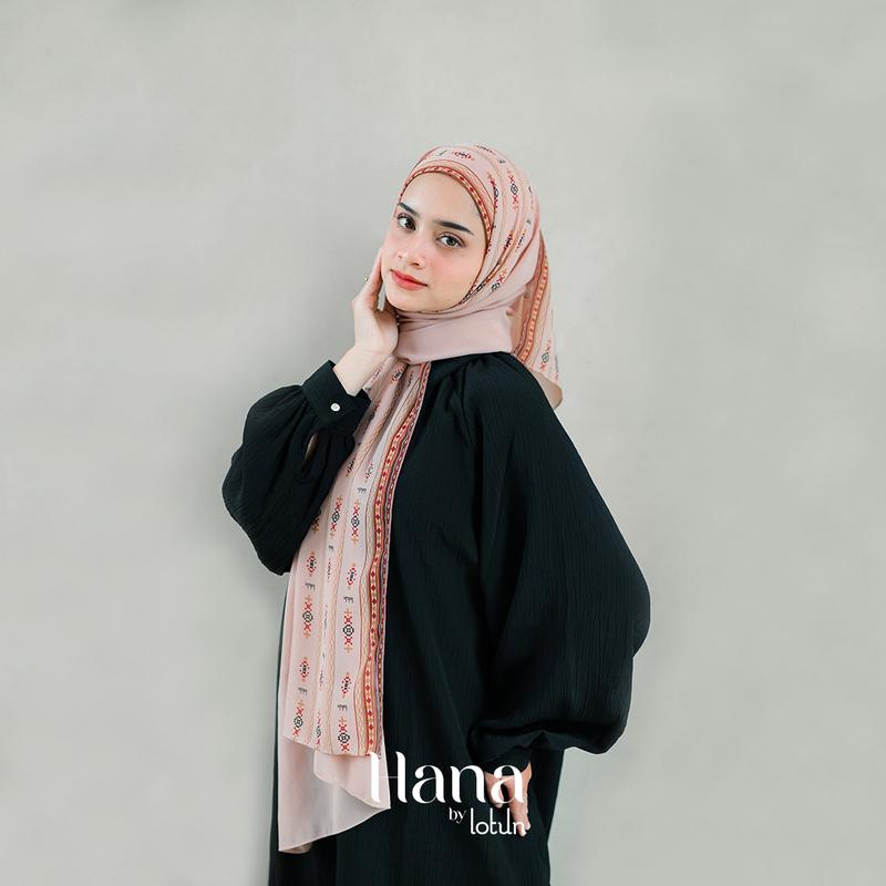 Lotun Hana Series - Hijab Pashmina Instan Printing Motif Etnik Material Premium Simpel Mudah dipakai - Peach Rayon Ceruti 1