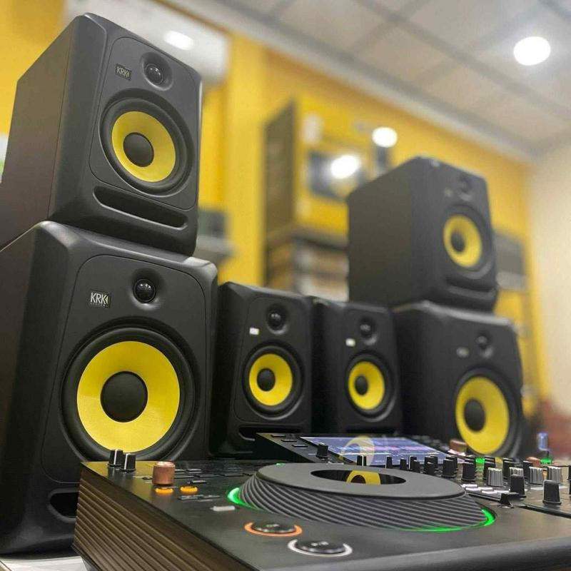 Loa Kiểm Âm KRK Classic 8G3 New