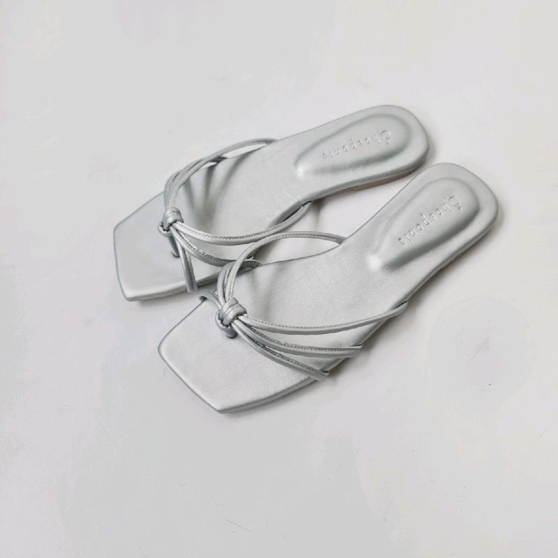 Shoeponic ARA - Trend 2025 Sandal Wanita Comfort Alas Sol Premium Sandal Flat Hitam Dan Silver 4