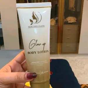 Dy Lotion IMD Glow Body Serum SPF 30++ Mencerahkan Melembabkan Melindungi dari Sinar UV 100g