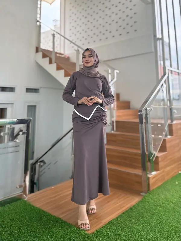 One Set Rok Airin ( Atasan dan Rok ) Model Mermaid Serut Simpel Terbaru 2024 4