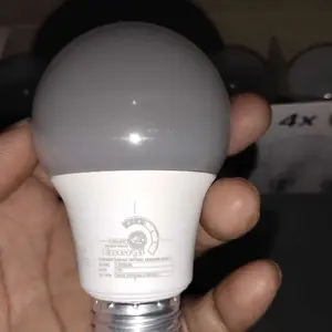 Lampu Philips RadiantLine Multipack Bohlam LED 7W 6500K Putih