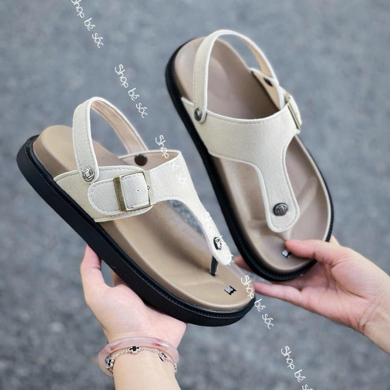 Giày  sandan quai kẹp  chất  liệu  da lộn (A1),mẫu  chuẩn  size,chân tròn  đầy thì tăng  dùm shop 1 size,chất liệu  đế Eva êm chân,đế cao 3cm.