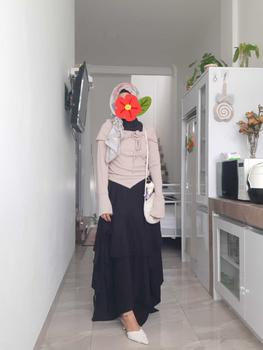 Product Review of KIYANA Cirebon Cloth - Bellerose Skirt / Aesthetic Skirt / Rok Bunga / Rok Asimetris Ruffle Wanita Panjang Serut from P**I 1