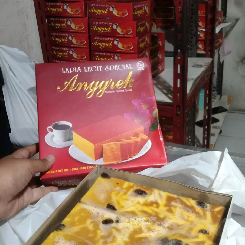 Lapis legit spesial VIRAL ANGGREK PALMERAH / GRATIS ONGKIR Bisa COD Enak basah berminyak harum lembut di jamin ke tanggihan / suhu ruangan 7 hari 5