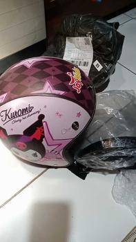 Product Review of Helm Anak Perempuan 2 sampai 7 Tahun Bogo Retro Junior Motif Kuromi Kaca Datar from z**9 1