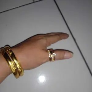 GELANG DUBAI ISI DUA GRATIS CINCIN EMAS GOLS ANTI KARAT REALPICT CANTIK FASHION TERBARU MEWAH ELEGAN