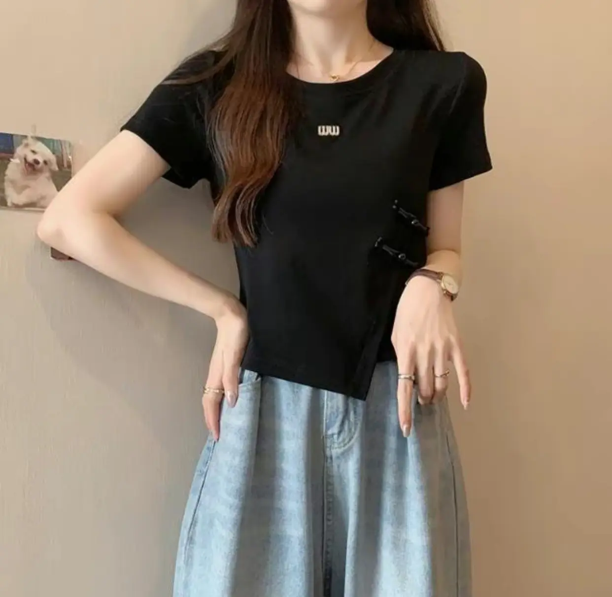 Áo Thun Nữ Phong Cách Trung Mới Chất Liệu Thun Gân Hỗn Hộp Thiết Kế Xẻ Tà Nút Khuy Cực Yêu Size 40-62kg