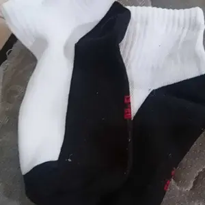 2 Pasang Kaos Kaki Sekolah Panjang 3/4 Anak SD SMP SMA dengan Desain Hitam Putih