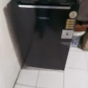 Changhong Kulkas 1 pintu (Refrigerator) Lemari Es Kapasitas 100 Liter – Black FSR130DB