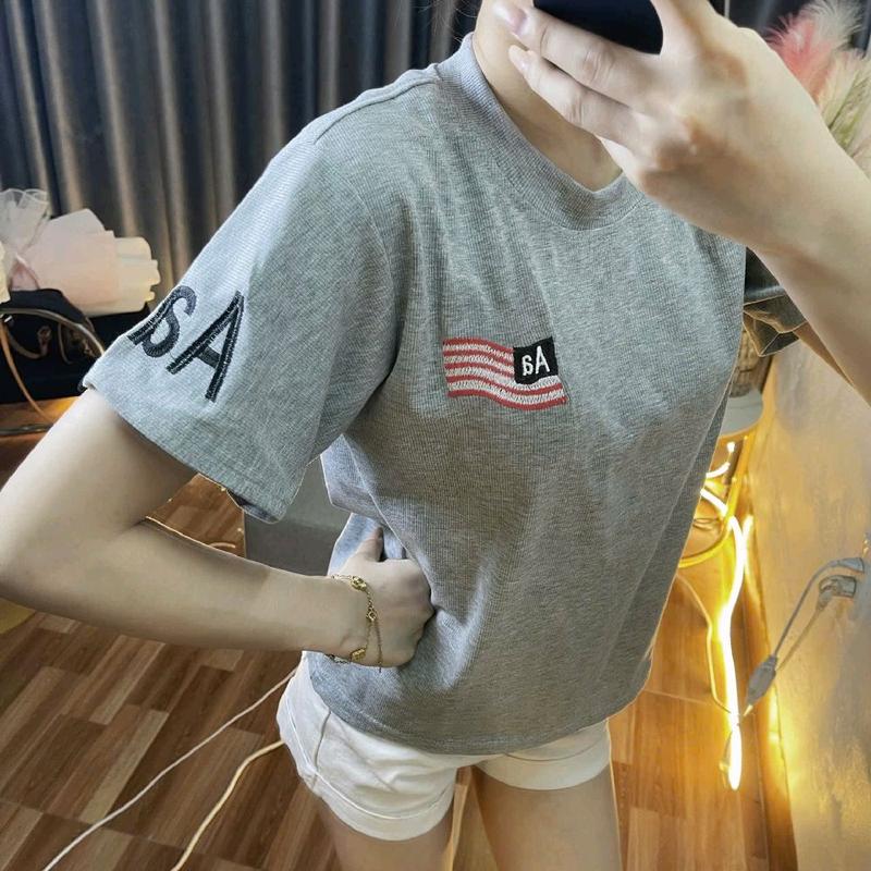  Áo thun Nữ CỔ TRÒN babytee Thêu cờ A-a vải tăm cotton FORM VỪA DỄ MẶC hot 2025 