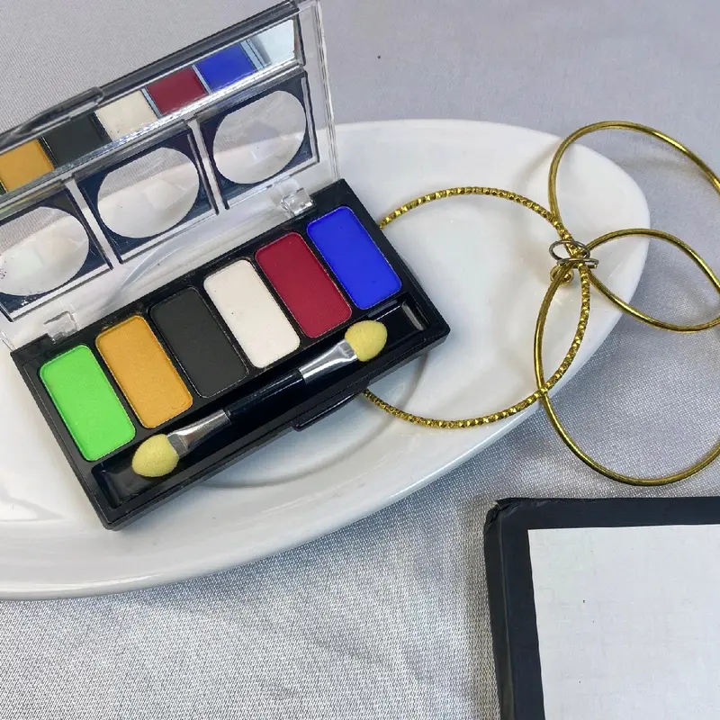 EYESHADOW & HIGHLIGHTER Glamour Wajah Mempercantik 1