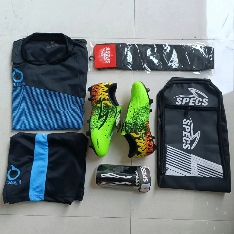 Sepatu Bola Pria Junior Ortuseight 1 Set - Ukuran 33-37 - Boots 0