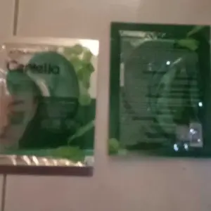 Masker Mata 24K Gold KORMESIC Rawat Tanda Penuaan Dini Di Sekitar Mata, Lunakkan Kulit Kasar Kering, Hilangkan Pigmentasi Gelap Sudut Mata, Berikan Efek Kenyal Segar Tanpa Iritasi Setelah Pemakaian Rutin