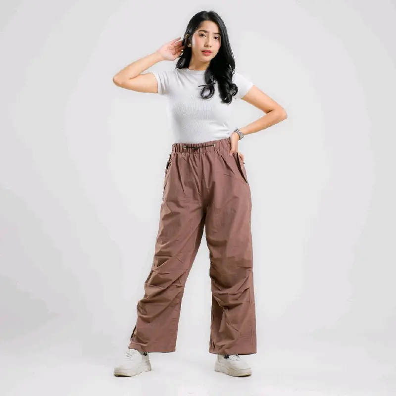 Moqico.id / celana panjang cargo parasut wanita / celana cargo ada variasi kancing saku kanan kiri 4