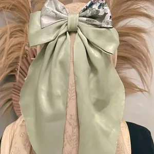 Pita Cantik Kerudung Muslim Wanita Model Terbaru Mewah Motif Bunga dengan Peniti Bros Ricis - Jilbab, Mutiara