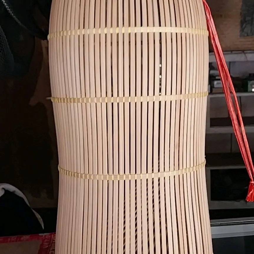 Bubu Bambu - Produk Terbuat dari Bahan Bambu untuk alat perangkap ikanBubu adalah alat tradisional untuk menangkap ikan yang terbuat dari saga atau bambu yang dianyam. Bambu tersebut kemudian dipasang dalam air pada kedalaman tertentu. Bentuk bubu diranca