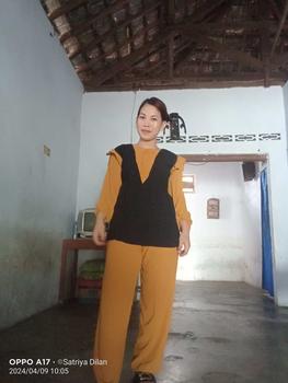 Product Review of One set  wanita deora premium set rompi cringkel airflow from S**a D**n 2