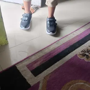 Erazio Manaff - Sepatu Sekolah Perekat Velcro Strap 2 Black White Sepatu Anak Laki Laki Dan Perempuan Ringan Size 30-40 Fashion