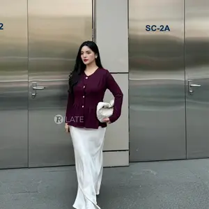 Davina Blouse Knit Atasan Wanita Body Slim Fit Lengan Panjang Kancing