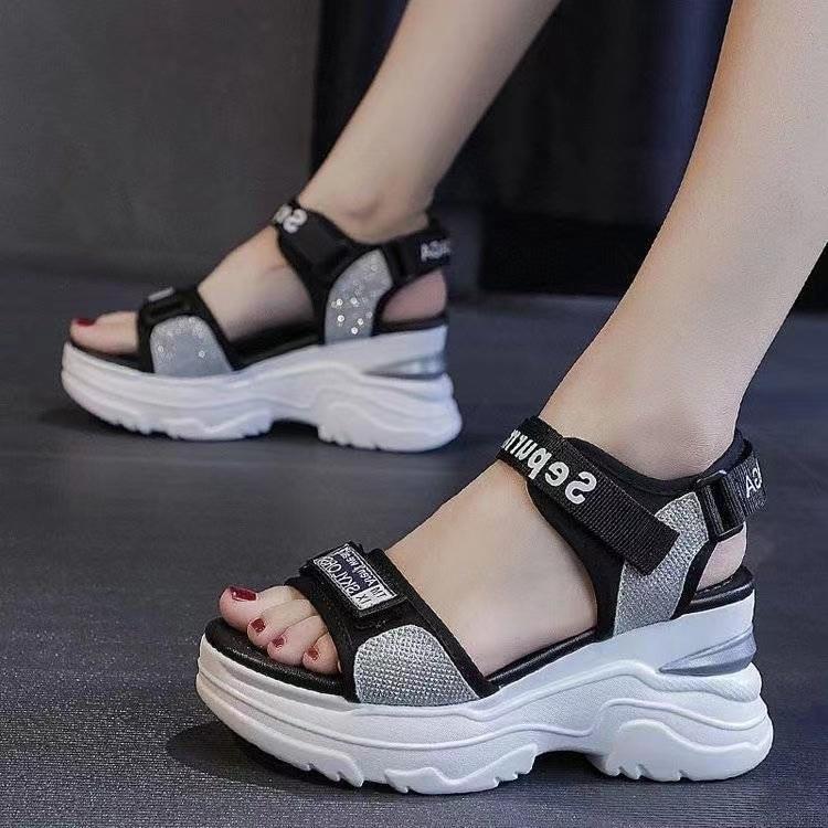 Product Introduction of Sandal Lelaki, Ketibaan Baru untuk Musim Panas, Selipar Luar, Gaya Riadah, Sesuai untuk Belia, Anti-gelincir, Sesuai untuk Meranduk, Tapak Lembut, Trend Peribadi 17