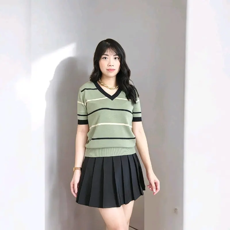 [Mikicloth] Tanny Stripe V Shortsleeve Knit Top | Atasan Blouse Kaos Rajut Wanita Motif Salur Lengan Pendek Korean Style S M L Terbaru Kekinian 2023 2