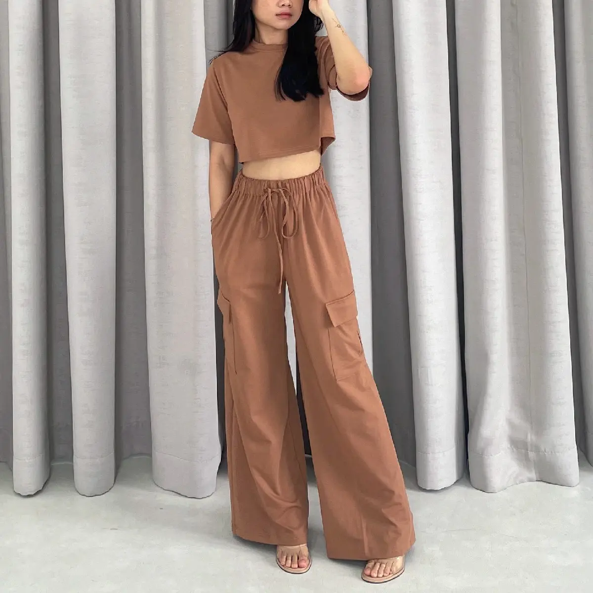 One Set Button Cargo Crop - Setelan Wanita Cargo Crop Lengan Pendek