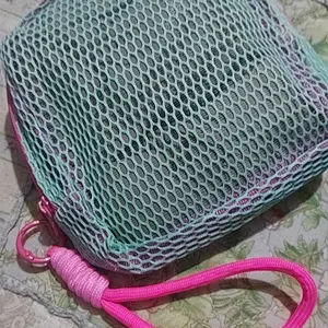 Tas Kosmetik Jaring Travel Makeup H1091 Pouch Mini Anti Jamur Fleksibel Dengan Hand Strap