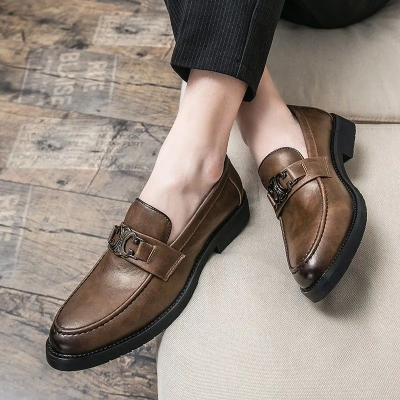 New High Quality Trendy Comfortable Stylish Good Texture Leather Shoes Men's Casual Retro Hair Stylist Men's Shoes Slip-on Lazy Men's Versatile