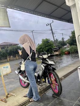 Product Review of Kivi Garment Jeans Cutbray Wanita Highwaist Jeans Cutbray Stylish, Cutbray Denim, Sentuhan Flare Klasik,Celana Wanita, Celana Panjang Stretchy (Melar) from ** 0