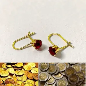 Perhiasan koin anting permata merah terbuat dari koin logam asli
