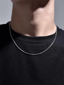シンプルなプレーンチェーンネックレス。繊細なデザインでありながら丈夫で、男女兼用の日常使いに最適です。 多用途なジュエリーアクセサリーで、ギフト・プレゼント向けの理想的な選択です。